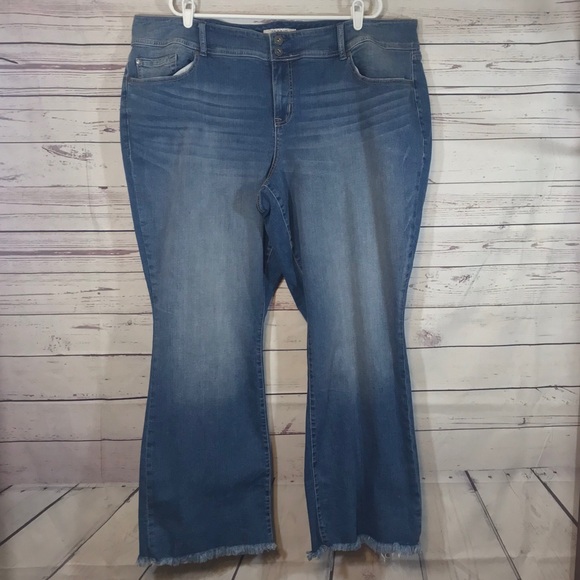 torrid Denim - NWT Torrid Flip Flop Flare Brooklyn Jeans sz 26T